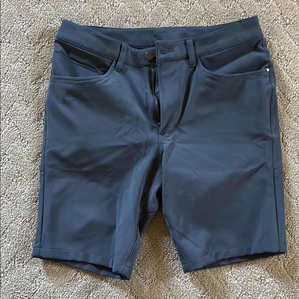 Lululemon Slim Fit Grey/Blue Flat Front Shorts Modern Style